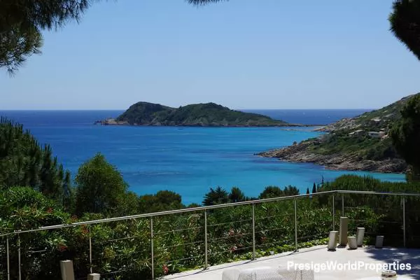 Stunning villa with wonderful sea view on the Italian Riviera, $1,200,000 Image 2